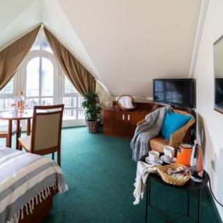 Zsanett Hotel, 30 szoba 68 férőhely