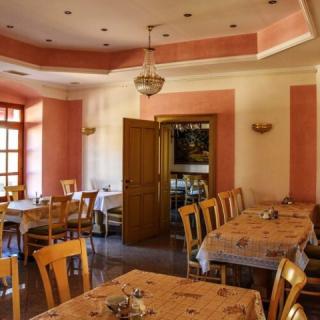 Bakony Panzió, 18 szoba 70 férőhely