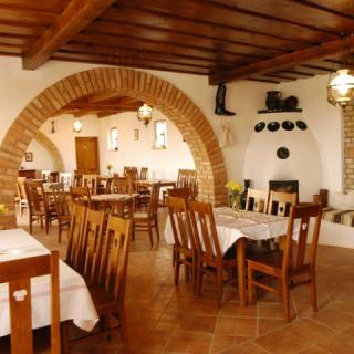 Koczor Pincészet és Vendégfogadó, 9 szoba 16 férőhely