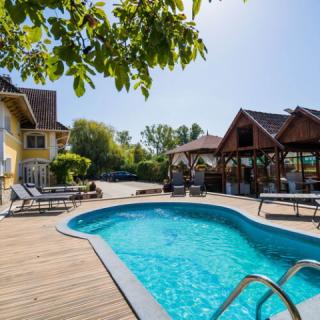 Jade Panzió, 10 szoba 30 férőhely