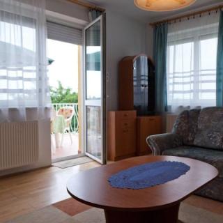 Flóra Villa, 7 apartman 18 férőhely