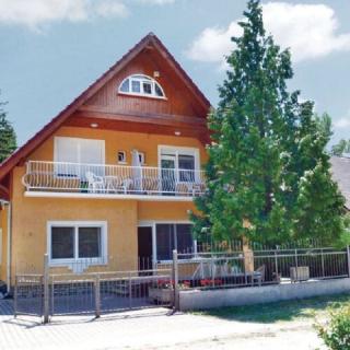 Siófok-Széplak Apartmanház, 5 apartman 12 férőhely