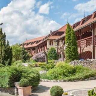 Club Dobogómajor, 312 szoba 985 férőhely