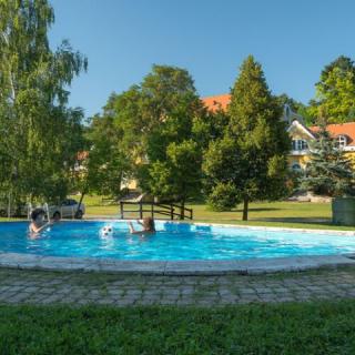 Cseri Kastély Szálloda, 35 szoba 80 férőhely