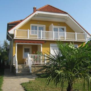 Aqua Apartmanház, 3 apartman 14 férőhely