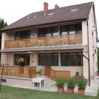 Eliza Háza, 2 apartman 16 férőhely