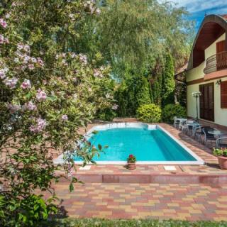 Marina Panzió, 15 szoba 30 férőhely