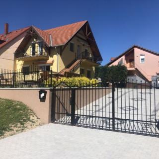 Laura Haus, 10 apartman 24 férőhely