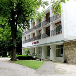 BF Hotel, 50 szoba 161 férőhely