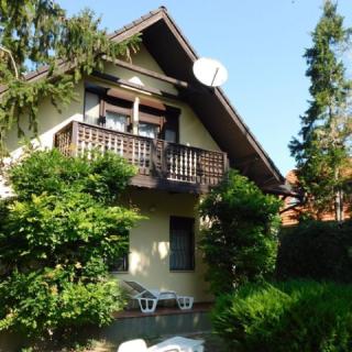 Liget Nyaralóház, 4 szoba 8 férőhely