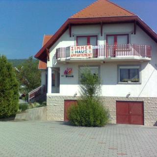 Huszár Vendégház, 6 szoba 16 férőhely