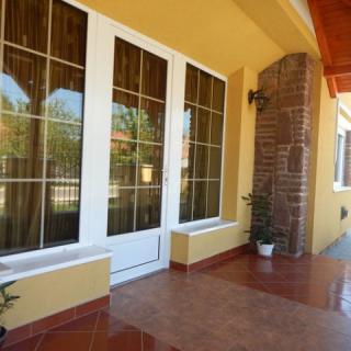 Erzsébet Apartman, 2 apartman 18 férőhely