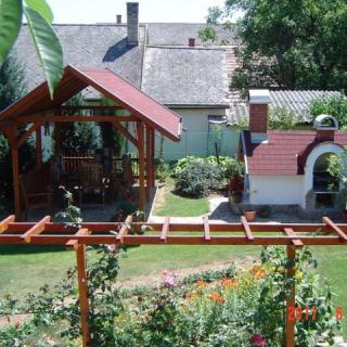 Oázis Apartmanok, 2 apartman 10 férőhely