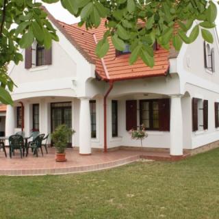 Hétkanyar Vendégház, 5 szoba 15 férőhely