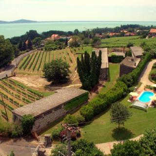 Szivárvány Vendégház, 8 szoba 16 férőhely