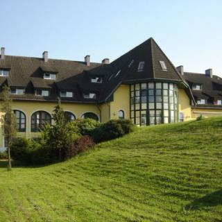 Hotel Família, 52 szoba 130 férőhely