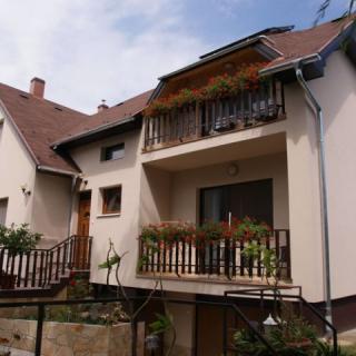 Butyka Ferencné Apartman, 3 apartman 10 férőhely