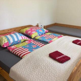 Piroschka Vendégház, 5 apartman 12 férőhely