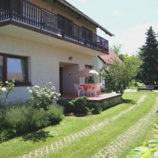 Gyöngyvirág Vendégház, 4 szoba 9 férőhely