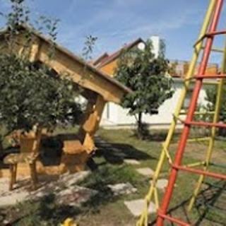 Schmal Apartman, 3 apartman 12 férőhely