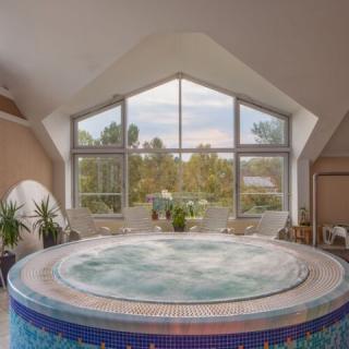 Kristály Hotel, 40 szoba 101 férőhely