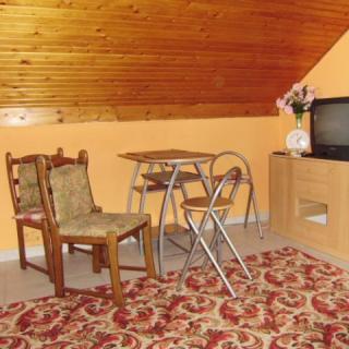 Éden Apartman, 6 apartman 12 férőhely