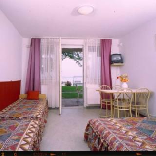 Szatmár Apartmanház, 12 apartman 42 férőhely