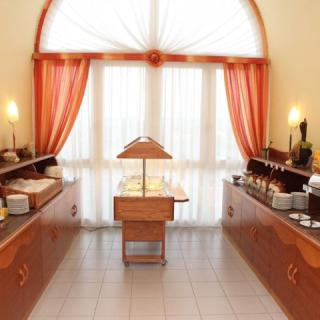 Hotel Napsugár, 53 szoba 130 férőhely