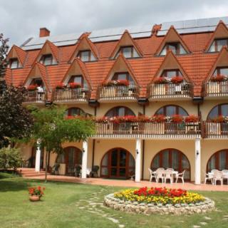 Ágnes Hotel, 33 szoba 66 férőhely