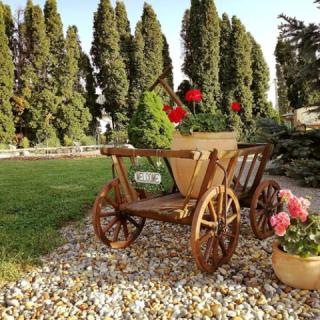 Elisoria Apartmanház, 8 apartman 16 férőhely