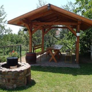 Orsolya Vendégház, 11 apartman 28 férőhely