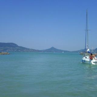 Béke Apartman, 2 apartman 7 férőhely