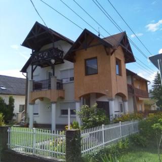 Edit Mama Apartmanja, 2 apartman 10 férőhely