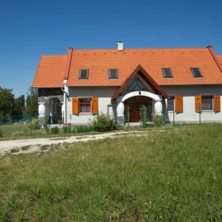 Marica Apartman Lábdihegy, 2 apartman 7 férőhely