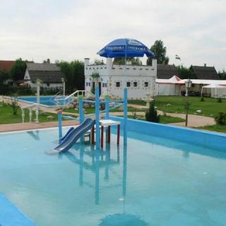 Kentaur Üdülőfalu, 60 szoba 130 férőhely