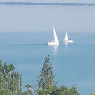 Balatoni Panoráma Apartmanház, 3 apartman 16 férőhely