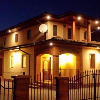 Kádár Apartman, 4 apartman 12 férőhely