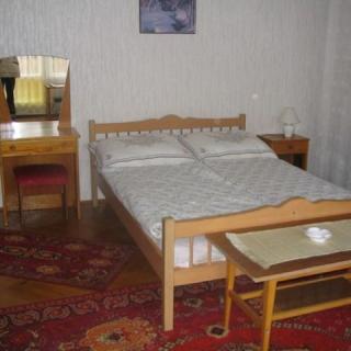 Rózsa Apartman, 4 apartman 10 férőhely