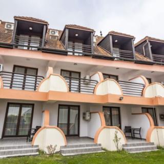 Hotel Bacchus, 26 szoba 56 férőhely