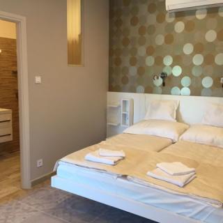 Fészek -Étel és Hotel-, 13 szoba 38 férőhely