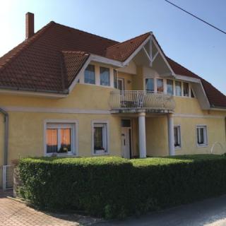 Esther Apartman, 2 apartman 4 férőhely