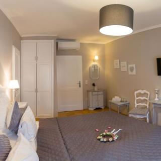 Auróra Vendégház, 17 szoba 40 férőhely