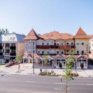 Auróra Vendégház, 17 szoba 40 férőhely