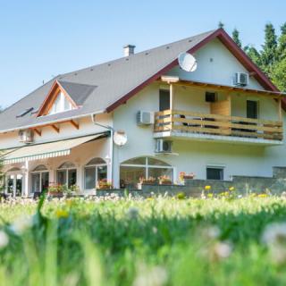 Galerius Luxus Apartman, 19 szoba 42 férőhely