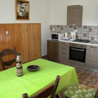 Art Apartman, 3 apartman 10 férőhely