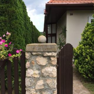 Márta GuestHouse, 4 szoba 10 férőhely