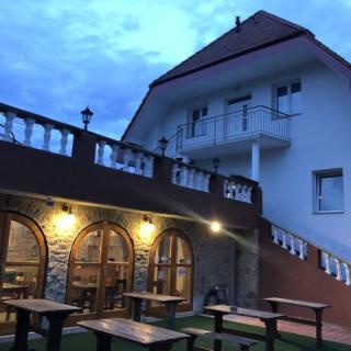 Amadeus Panzió, 7 szoba 14 férőhely