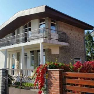 Fenyves Villa, 3 apartman 13 férőhely