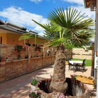 White House, 3 szoba 8 férőhely