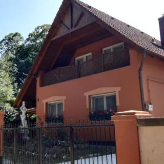 Várdomb Nyaralóház, 2 apartman 8 férőhely